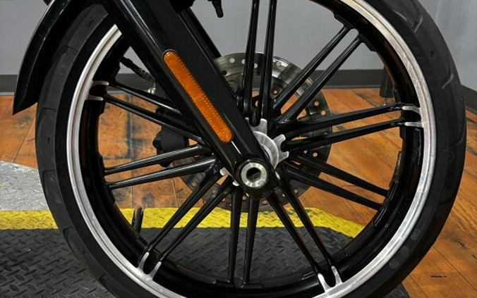 2018 Harley-Davidson® Breakout® BLACK TEMPEST W/PINSTRIPE