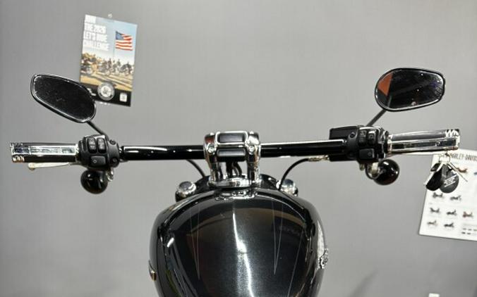 2018 Harley-Davidson® Breakout® BLACK TEMPEST W/PINSTRIPE