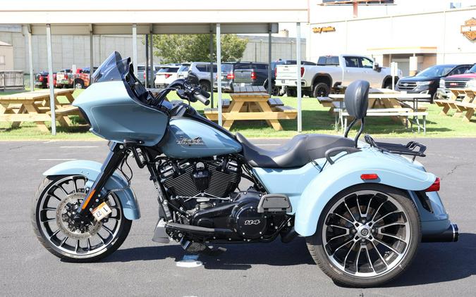 2024 Harley-Davidson® Road Glide® 3 Sharkskin Blue - Black Finish