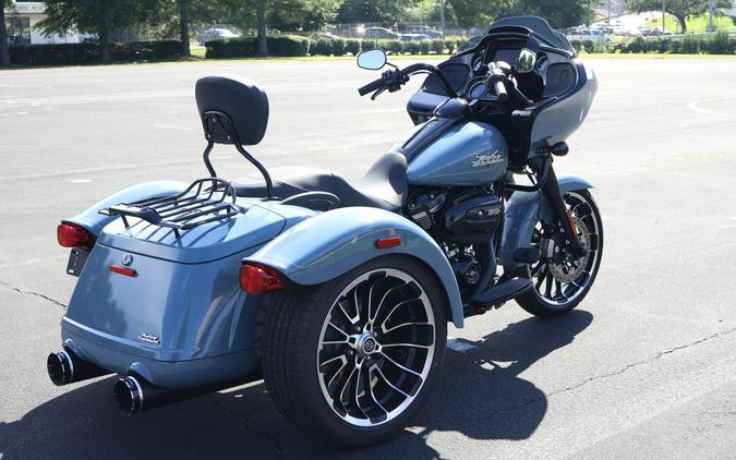 2024 Harley-Davidson® Road Glide® 3 Sharkskin Blue - Black Finish