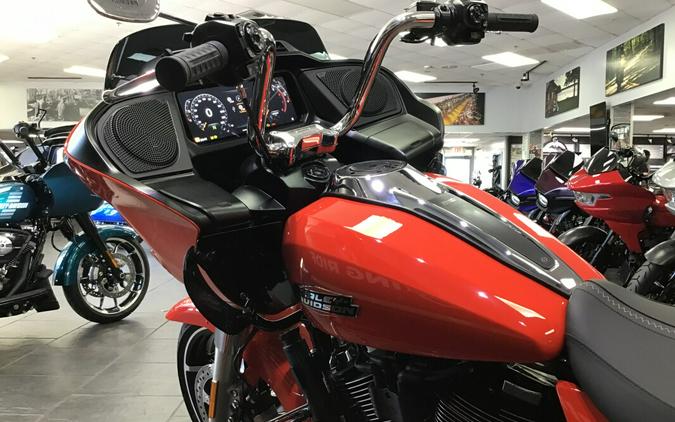 2026 Harley-Davidson® Road Glide® Blood Orange Chrome Trim