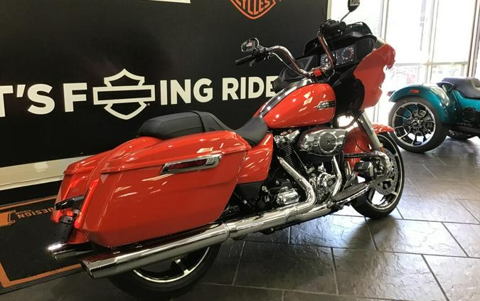 2026 Harley-Davidson® Road Glide® Blood Orange Chrome Trim