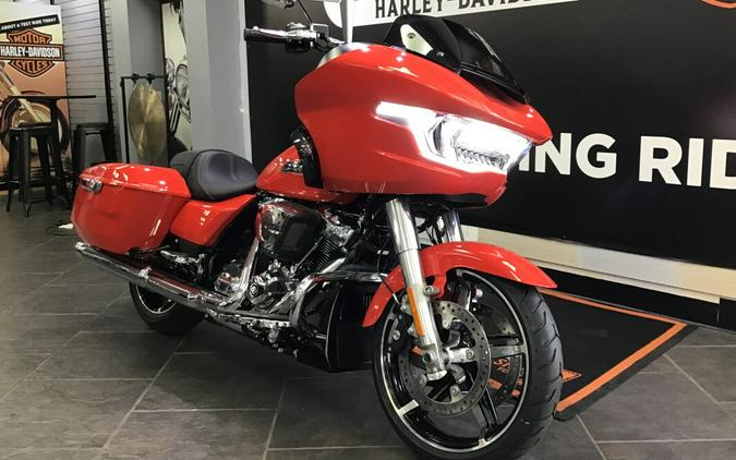 2026 Harley-Davidson® Road Glide® Blood Orange Chrome Trim