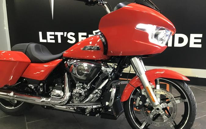 2026 Harley-Davidson® Road Glide® Blood Orange Chrome Trim