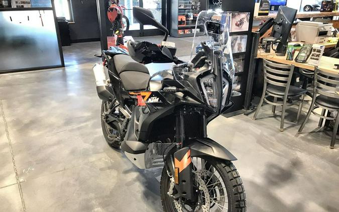 2024 KTM 790 Adventure
