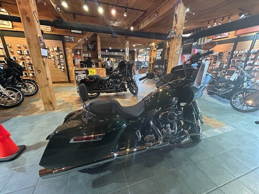 2024 Harley-Davidson Road Glide® Alpine Green w/Cast Wheels