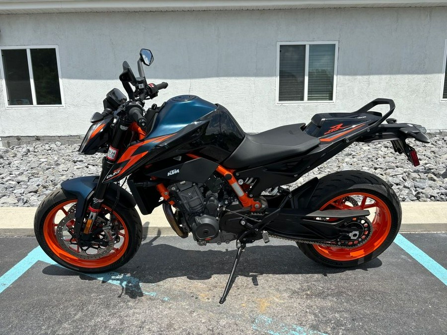 2023 KTM 890 Duke R