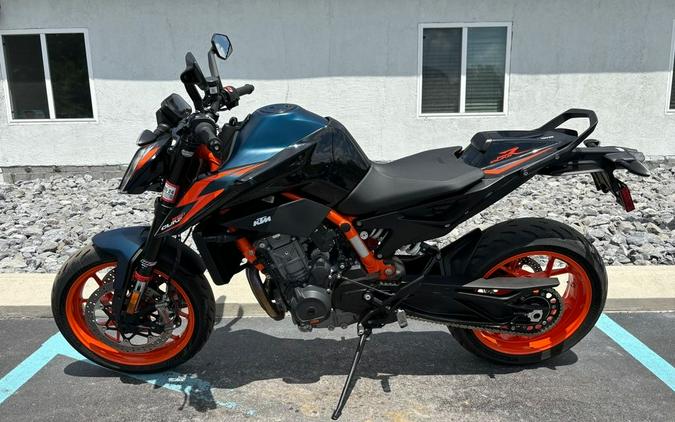 2023 KTM 890 Duke R