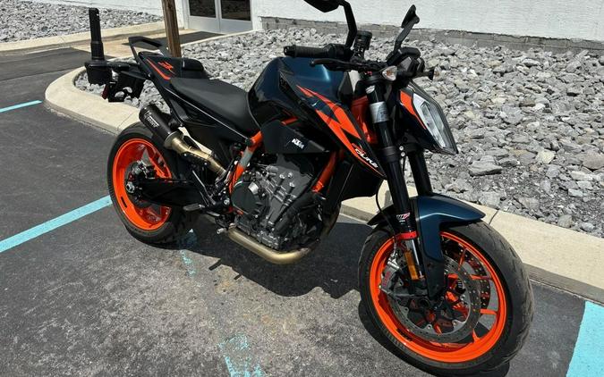 2023 KTM 890 Duke R