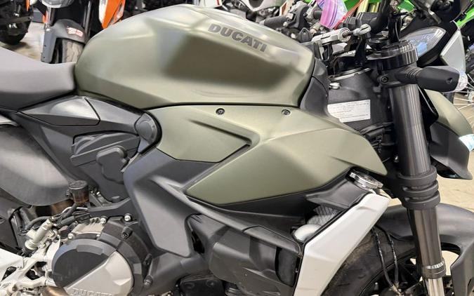 2023 Ducati Streetfighter V2 Storm Green