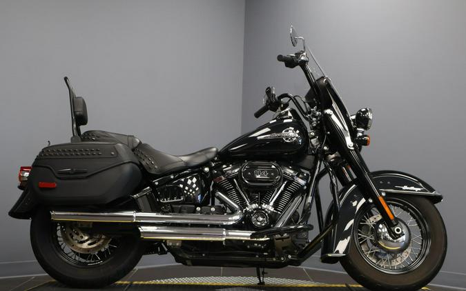 2019 Harley-Davidson® Heritage Classic 114 Vivid Black