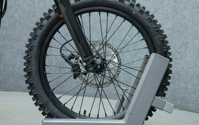 2026 E RIDE PRO SR 16"/19" LONG SEAT