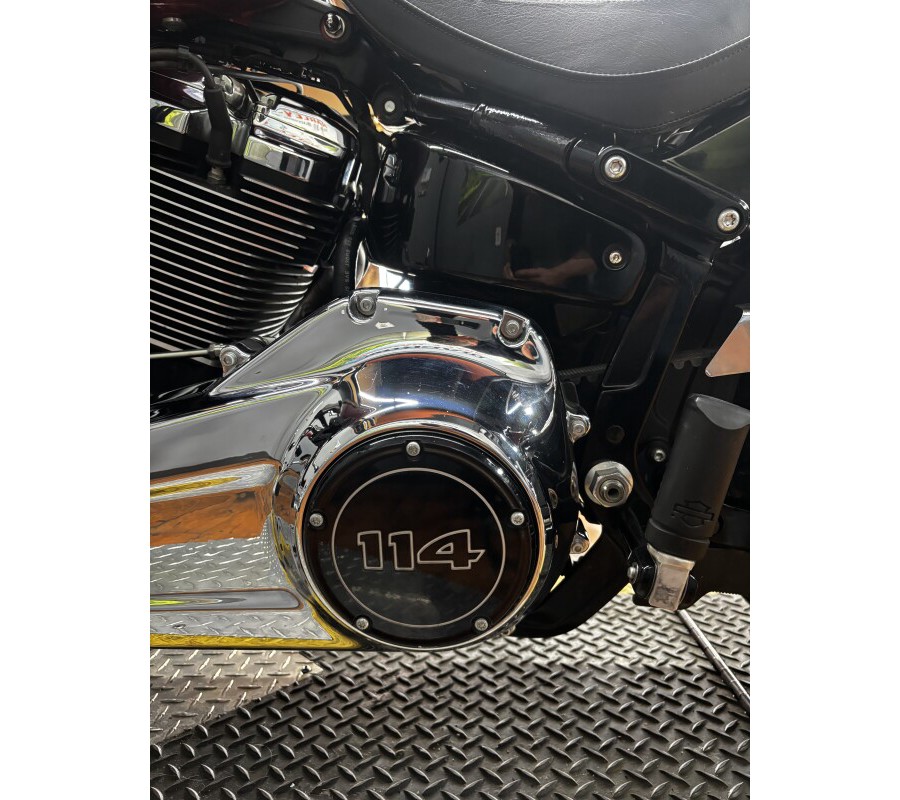 2019 Harley-Davidson® Breakout® 114 WICKED RED W/PINSTRIPE