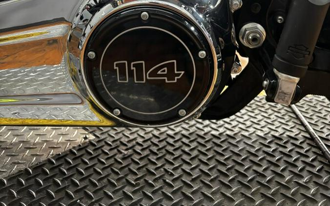 2019 Harley-Davidson® Breakout® 114 WICKED RED W/PINSTRIPE