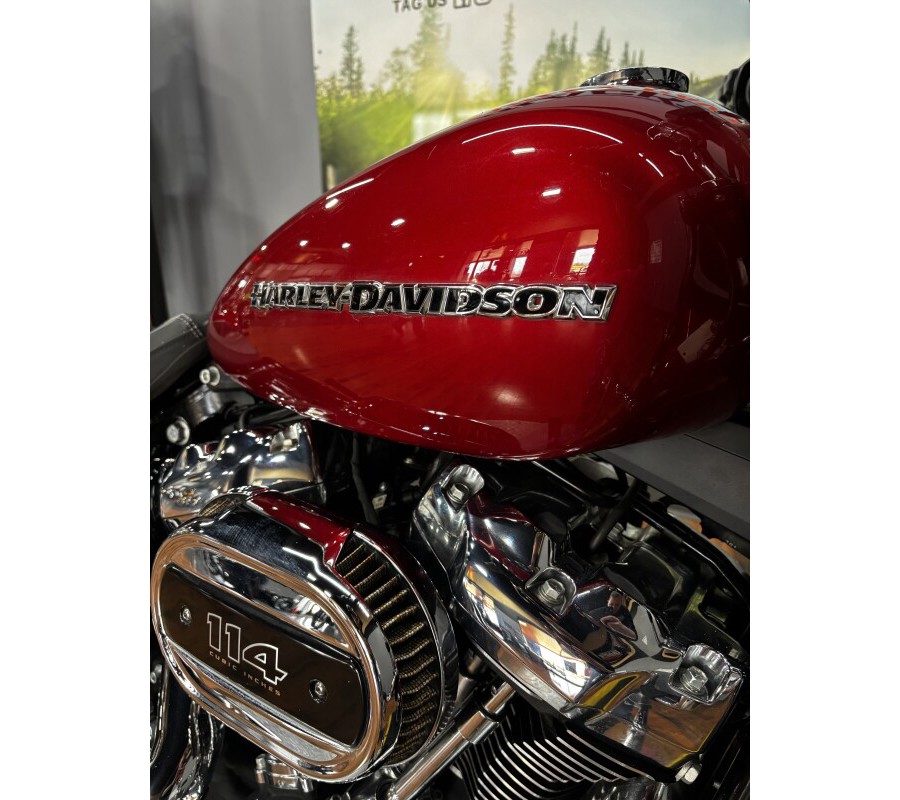 2019 Harley-Davidson® Breakout® 114 WICKED RED W/PINSTRIPE