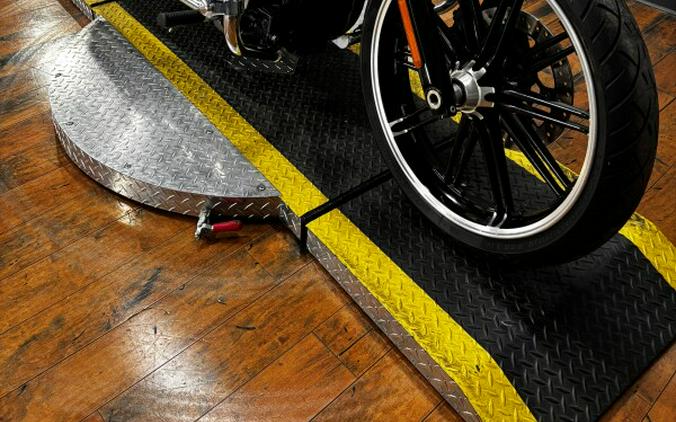 2019 Harley-Davidson® Breakout® 114 WICKED RED W/PINSTRIPE