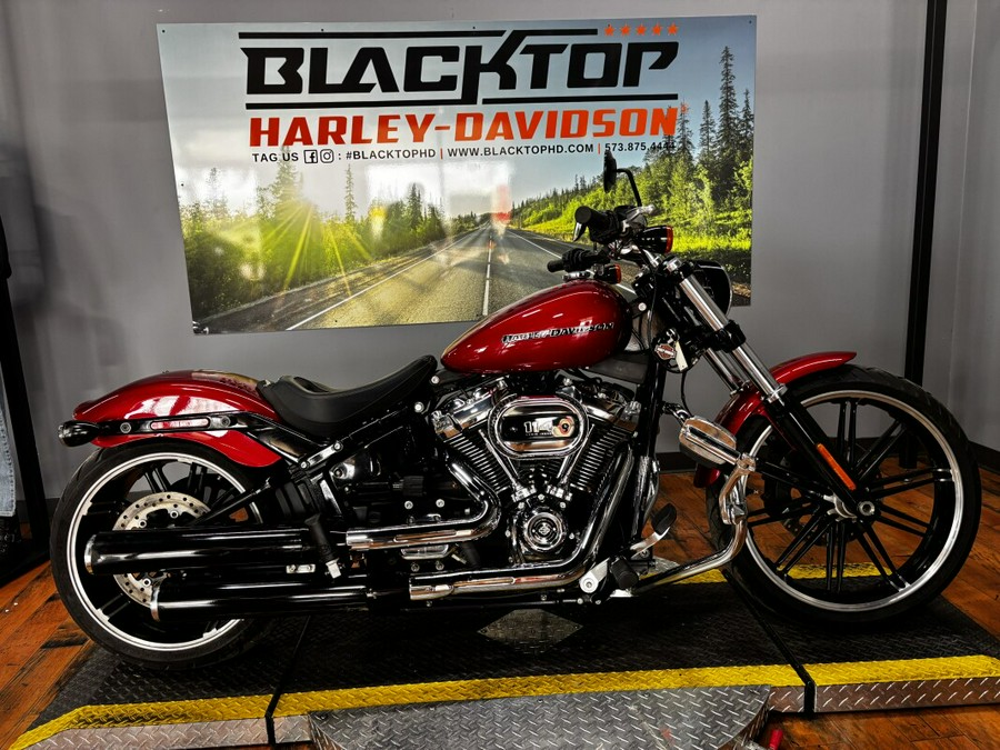 2019 Harley-Davidson® Breakout® 114 WICKED RED W/PINSTRIPE