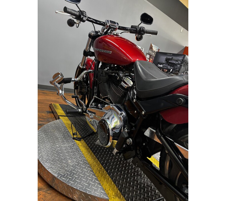 2019 Harley-Davidson® Breakout® 114 WICKED RED W/PINSTRIPE