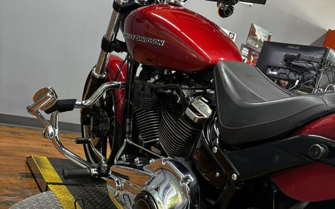 2019 Harley-Davidson® Breakout® 114 WICKED RED W/PINSTRIPE