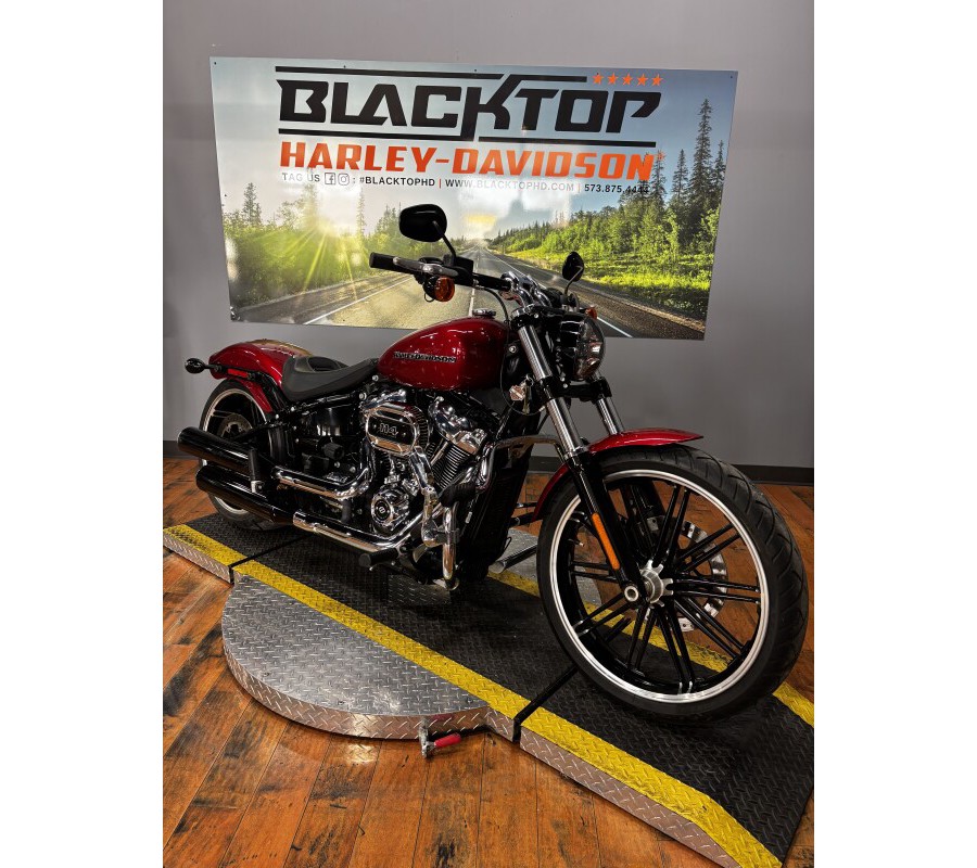 2019 Harley-Davidson® Breakout® 114 WICKED RED W/PINSTRIPE