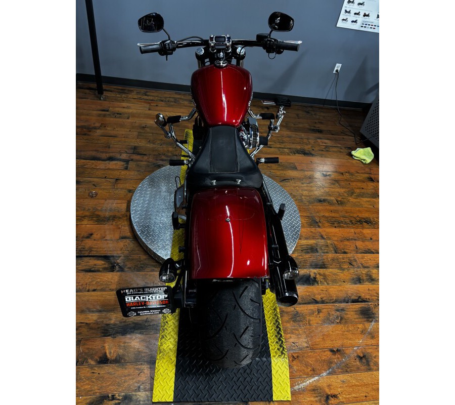 2019 Harley-Davidson® Breakout® 114 WICKED RED W/PINSTRIPE