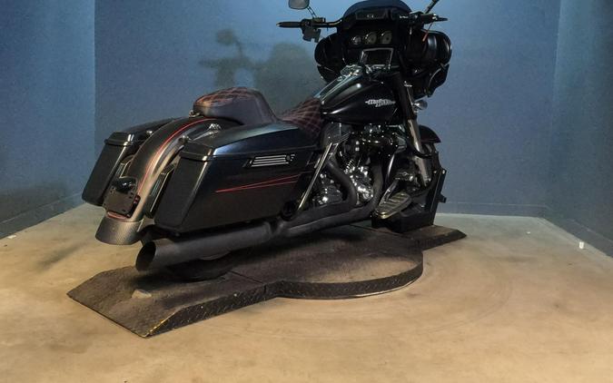 2016 Harley-Davidson Street Glide Special Black Denim