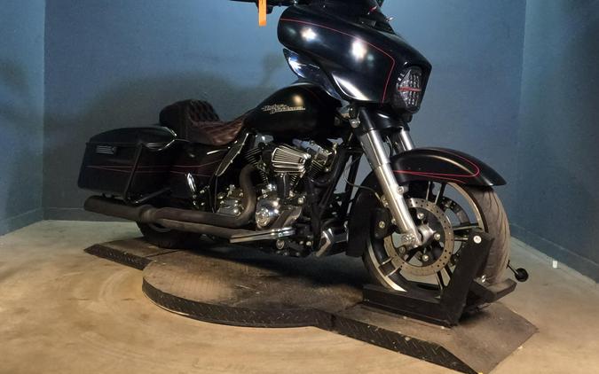2016 Harley-Davidson Street Glide Special Black Denim