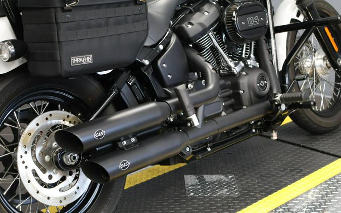 2021 Harley-Davidson® Street Bob® 114 Stone Washed White Pearl