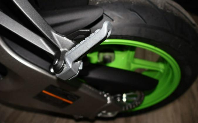 2024 Kawasaki Ninja ZX-6R 40Th Anniversary Edition ABS