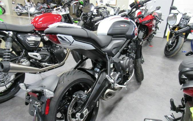 2025 Triumph TRIDENT 660 TRIPLE TRIBUTE ED