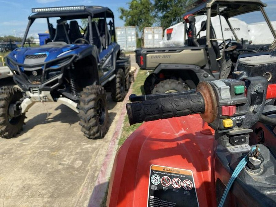 2018 Can-Am® Outlander™ X® mr 1000R Black & Can-Am Red