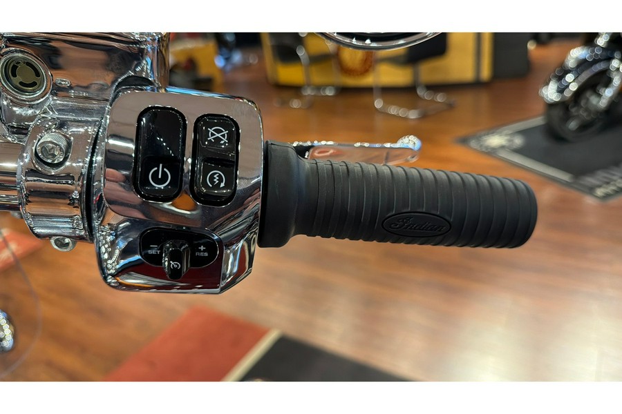 2025 Indian Motorcycle SPRINGFIELD, MROON MTLC/SLVR QRTZ MTLC, 49S Base