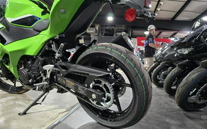 2026 Kawasaki Ninja® 500 SE ABS