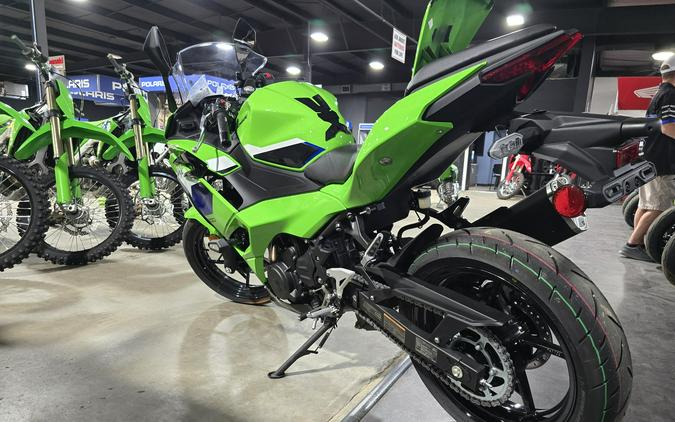 2026 Kawasaki Ninja® 500 SE ABS