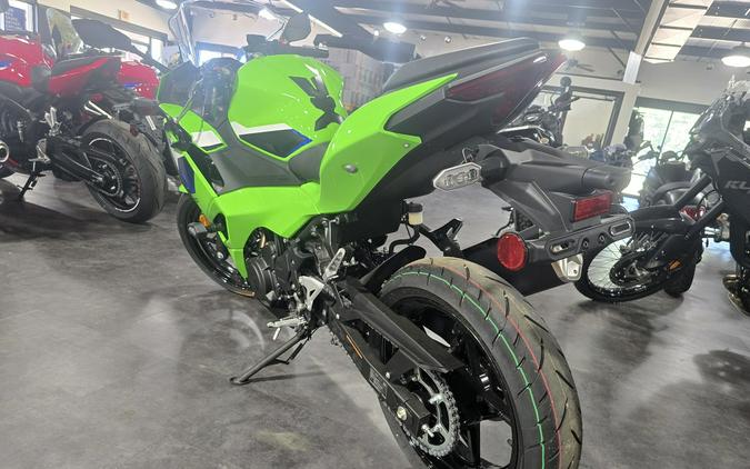 2026 Kawasaki Ninja® 500 SE ABS