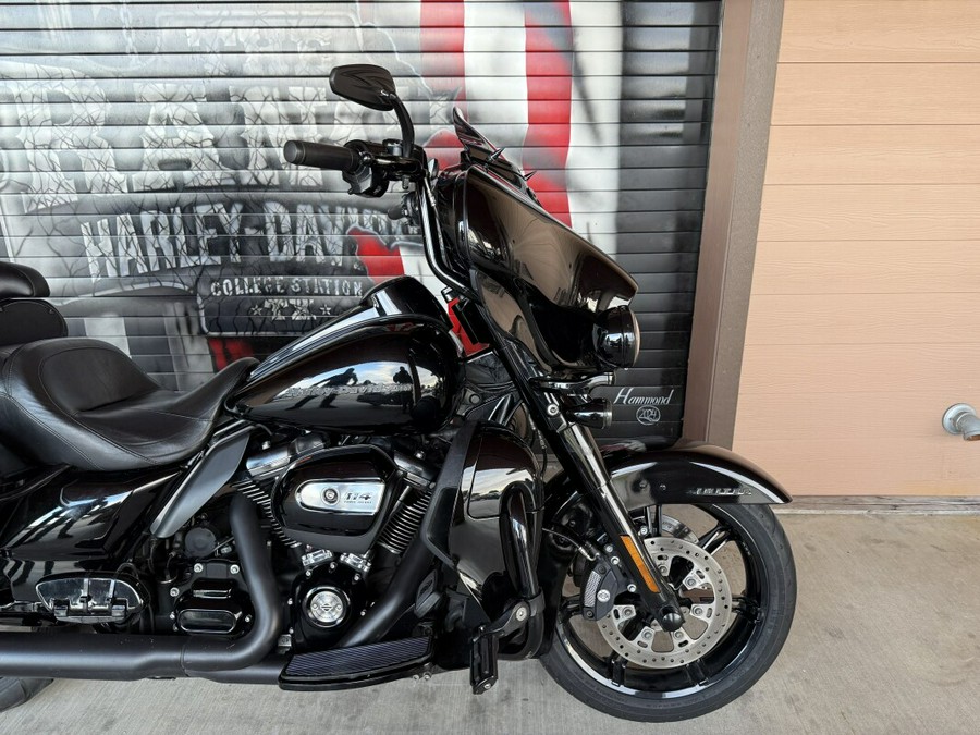 2020 Harley-Davidson® Ultra Limited Vivid Black
