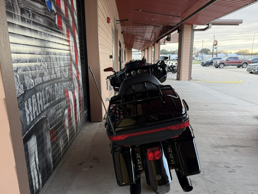 2020 Harley-Davidson® Ultra Limited Vivid Black