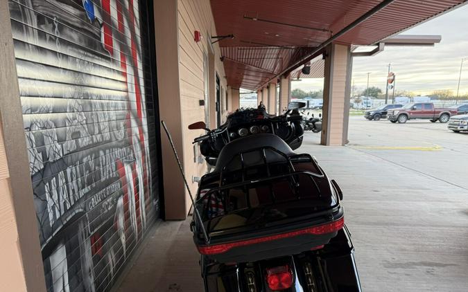 2020 Harley-Davidson® Ultra Limited Vivid Black