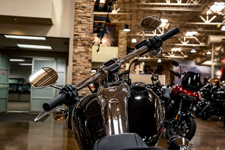 2024 Harley-Davidson Softail Breakout 117 Cruiser FXBR