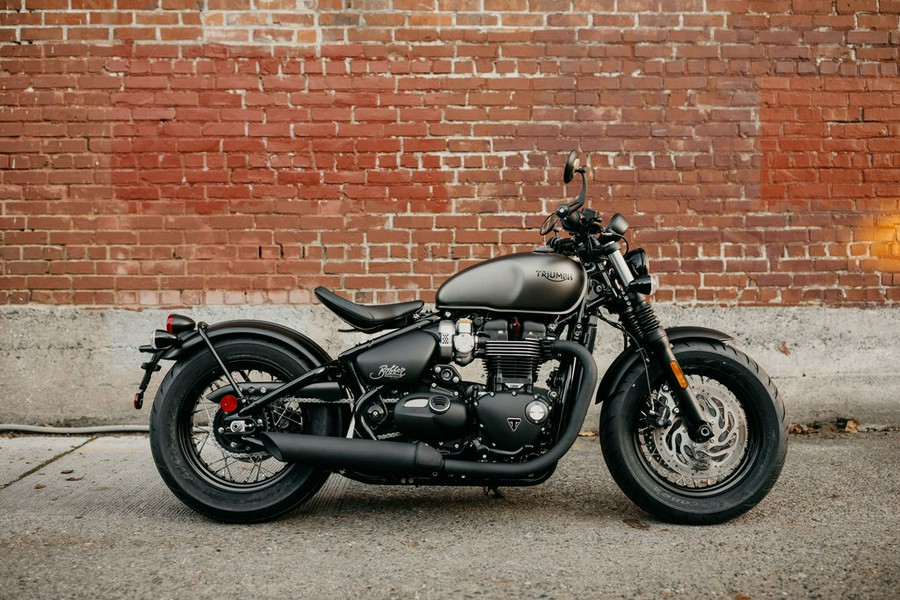 2020 triumph bonneville bobber black