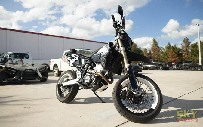 2023 Suzuki DRZ400SM CA Base