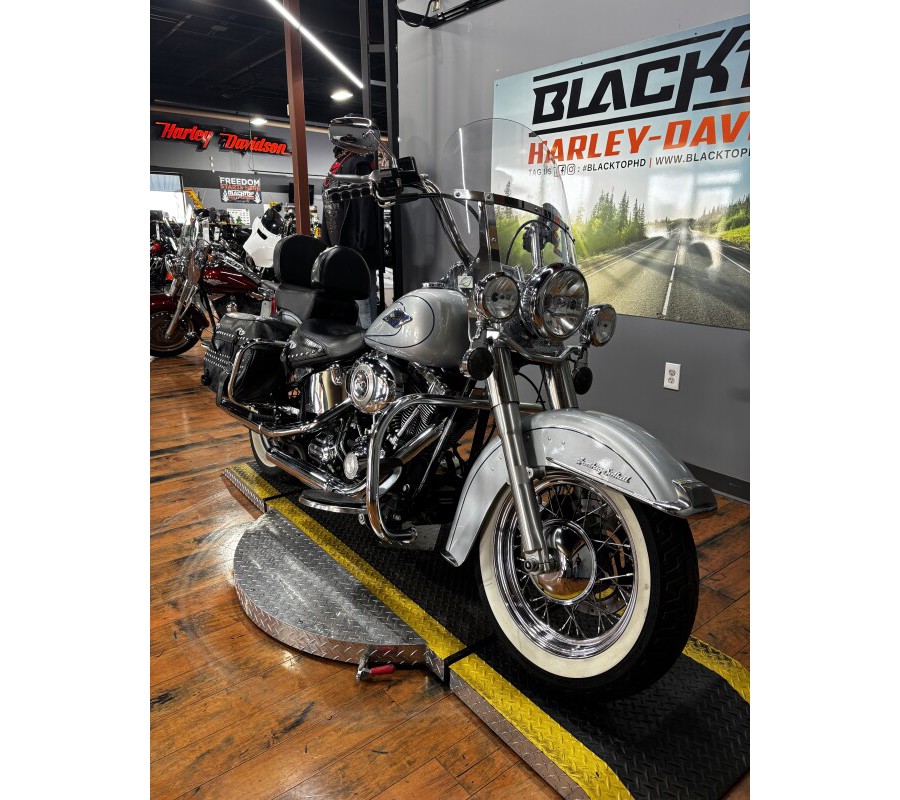 2011 Harley-Davidson® Heritage Softail® Classic BRIL SILVER W/PINSTRIPE