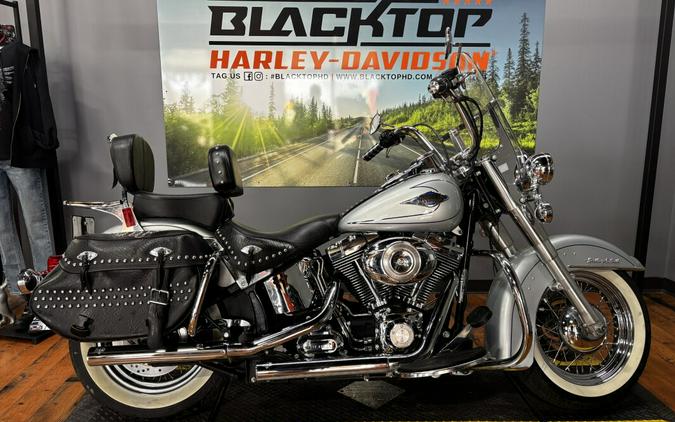 2011 Harley-Davidson® Heritage Softail® Classic BRIL SILVER W/PINSTRIPE