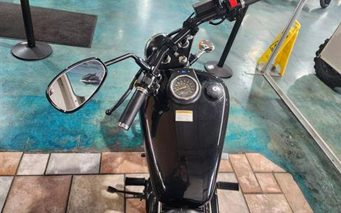 2017 Suzuki Boulevard S40