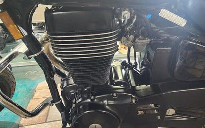 2017 Suzuki Boulevard S40