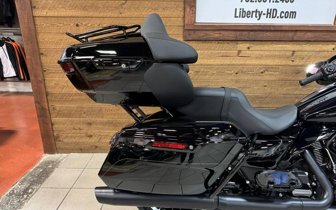 2026 Harley-Davidson® Street Glide Limited Vivid Black Black Trim FLHXL