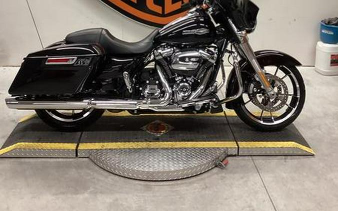 2023 Harley-Davidson® FLHX - Street Glide®