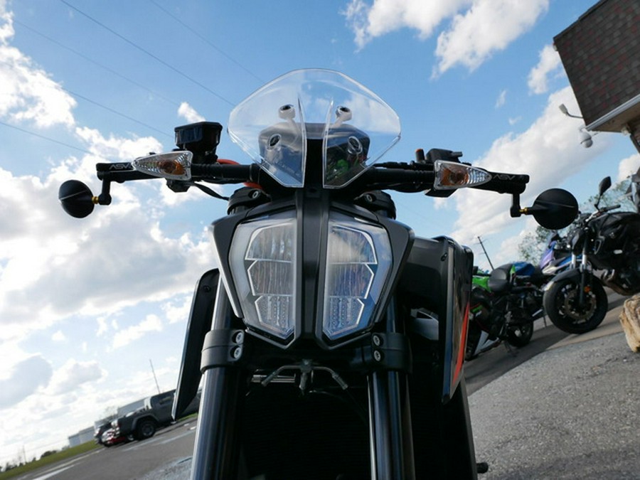 2022 KTM 890 Duke 890 R