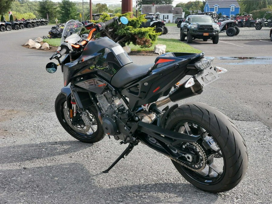 2022 KTM 890 Duke 890 R