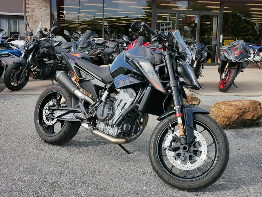 2022 KTM 890 Duke 890 R